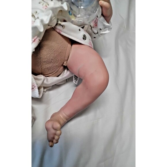 Mikaiqi Toy & Gifts 17" Baby Soft Skin Realistic Newborn Baby Dolls - Picture 6 of 9